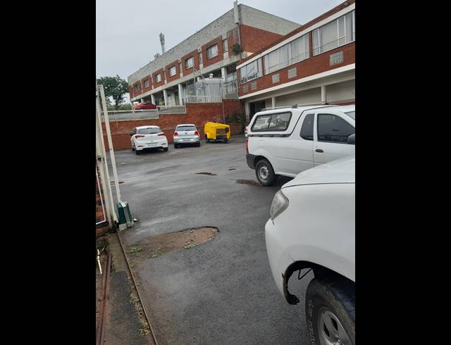 1,452M² WAREHOUSE TO LET IN SPRINGFIELD